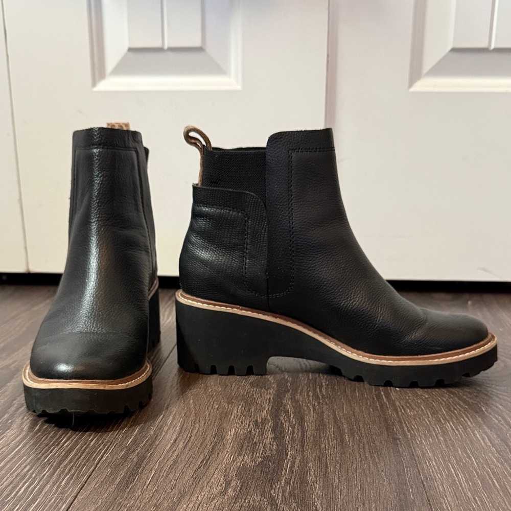 Dolce Vita Huey H2O Waterproof Black Leather Lug Sole Boots - Size 8